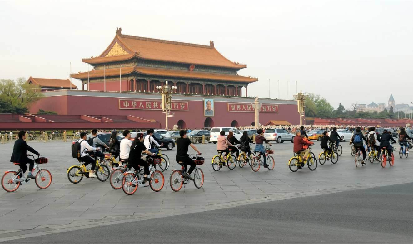 中国有上百座城市可见共享单车(图片来源：视觉中国)