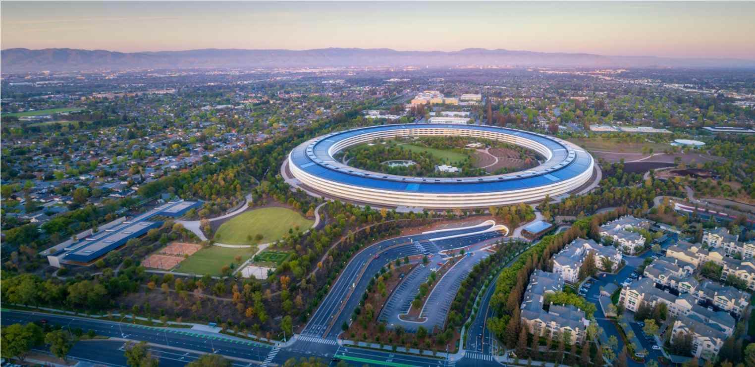 硅谷街景，中间的圆形建筑物是“苹果公园”(Apple Park)。(图片来源：视觉中国)