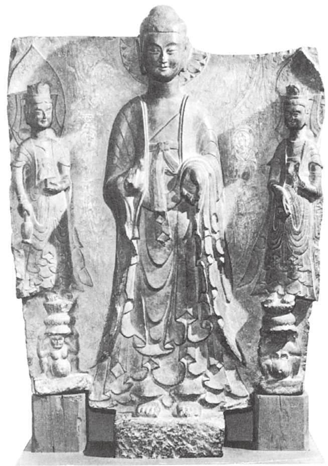 来自中国河南的佛陀造像，5世纪，为纪念冈仓觉三（OkakuraKakuzo，也叫冈仓天心）而捐赠自丹麦，美国波士顿美术博物馆