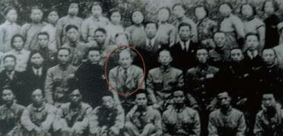 一九四二年参加常德防治鼠疫技术人员合影（红圈为伯力士）