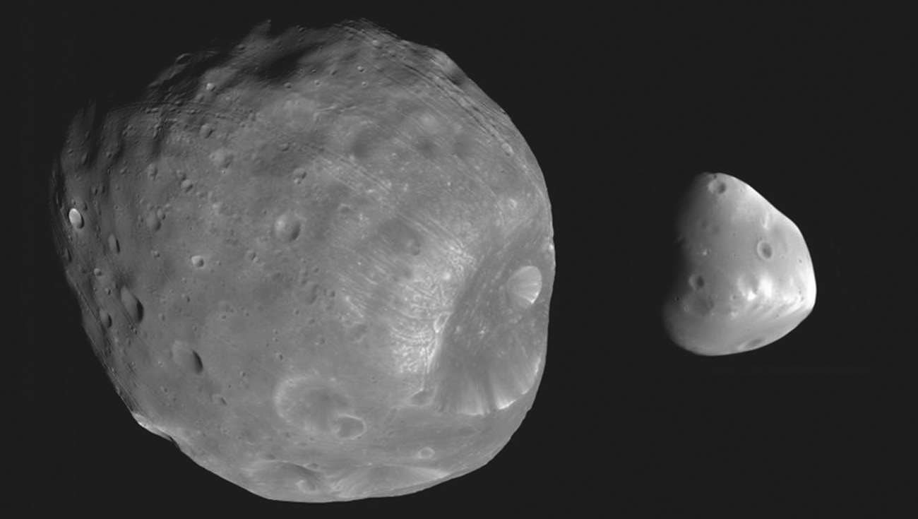  火星的两颗卫星：火卫一（左）和火卫二（右）