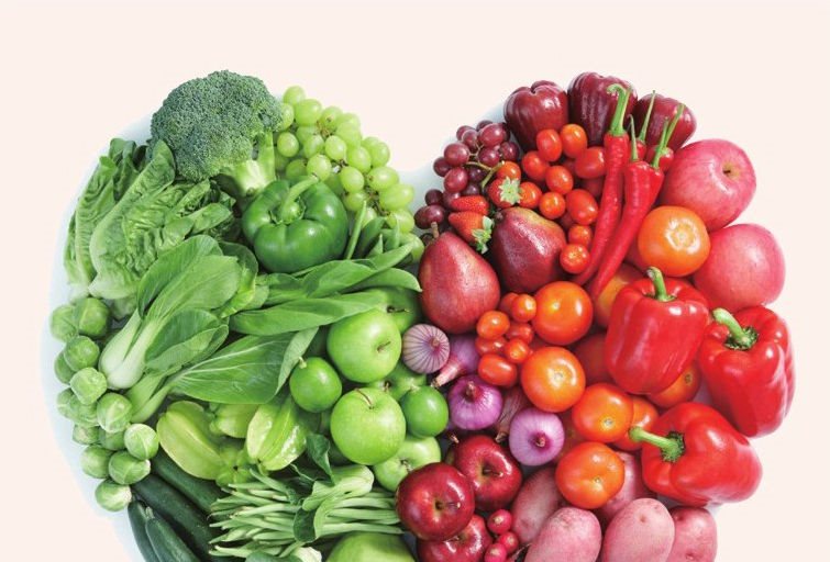 多吃蔬菜和瓜果，多饮水，保持大便通畅，可有效防止血压增高