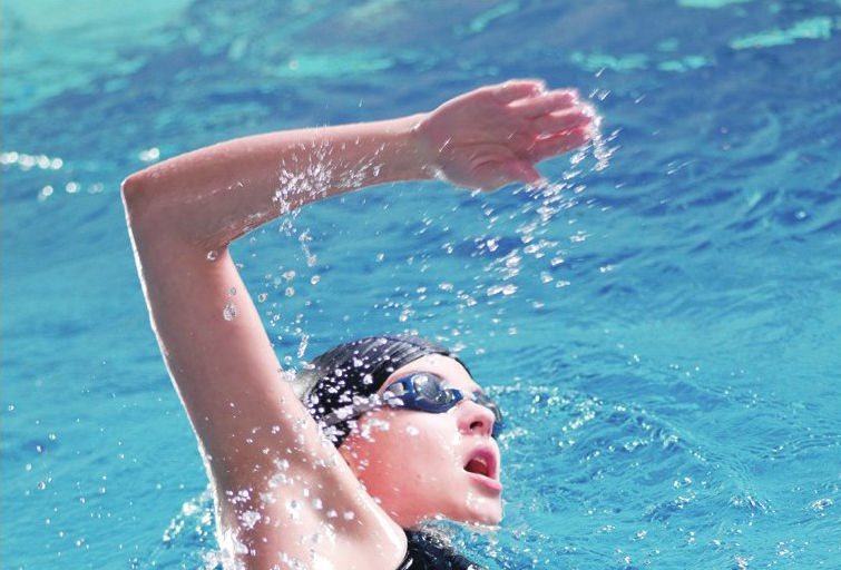 游泳是有效防治坐骨神经痛的运动保健项目