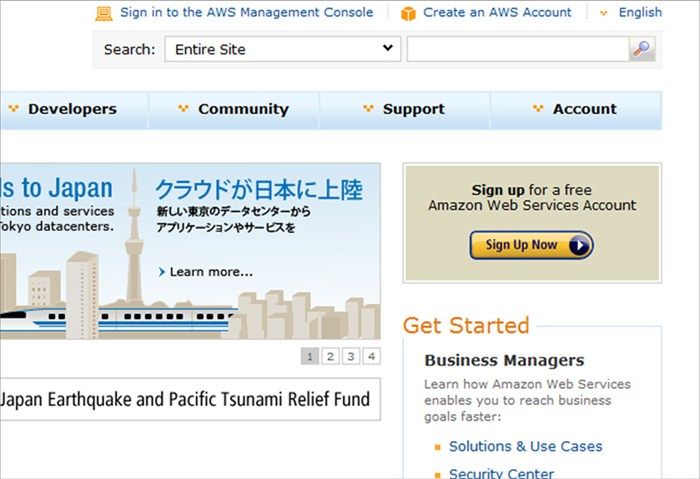 [http:aws.amazon.com/]页面右上部给出了注册AWS账号的按钮