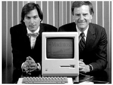  乔布斯和斯卡利在一起宣传苹果电脑