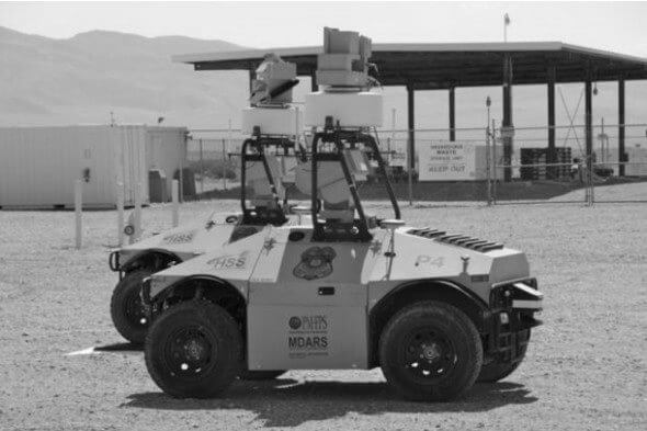 二十九棕榈村美海军陆战队空军基地的MDARS机器人