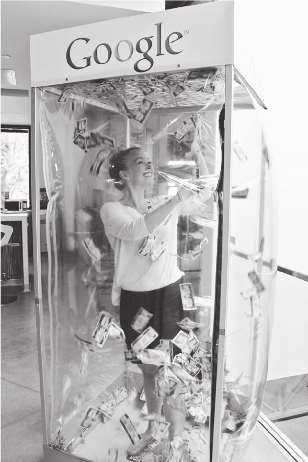 所幸，谷歌的薪酬体系相比这种梦境场景更加公平和公正感谢特莎·庞帕和戴安娜·芬克提供照片