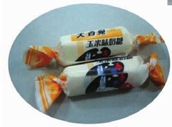 有的糖果包裹着一层糯米纸，这层糯米纸是可以食用的