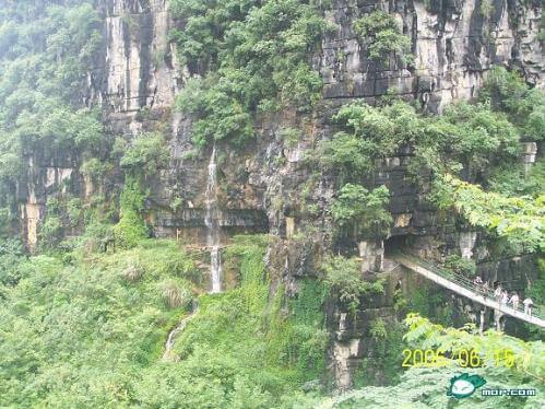 72、进入献王墓的古栈道