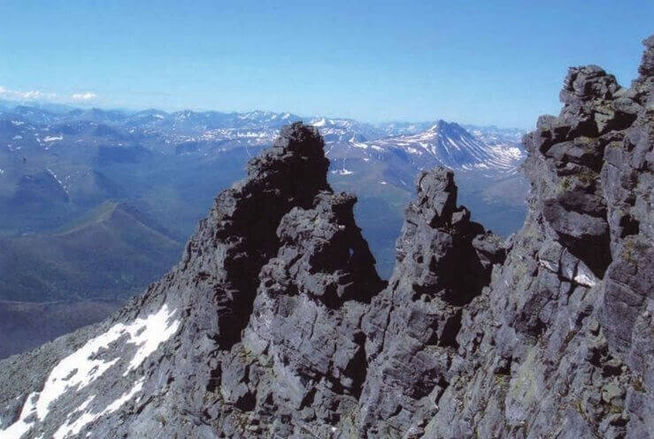 乌拉尔山：亚欧分界线