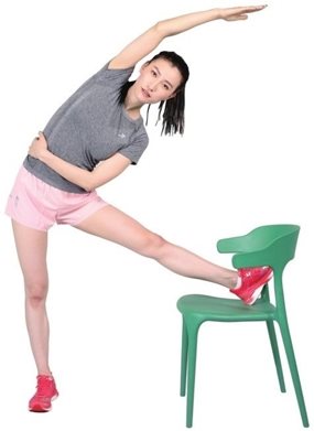 站姿大腿内收肌群拉伸