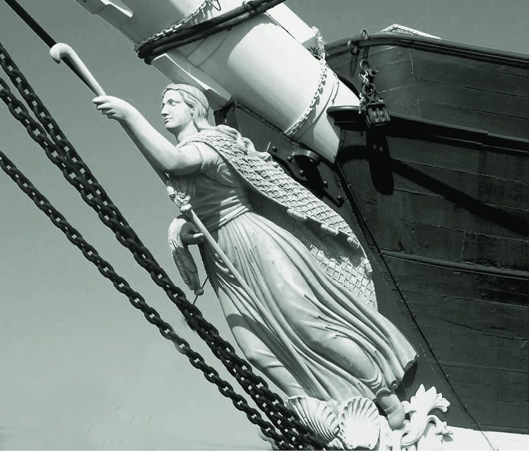重建的 19 世纪丹麦巡防舰日德兰号，船首像雕的就是海后澜