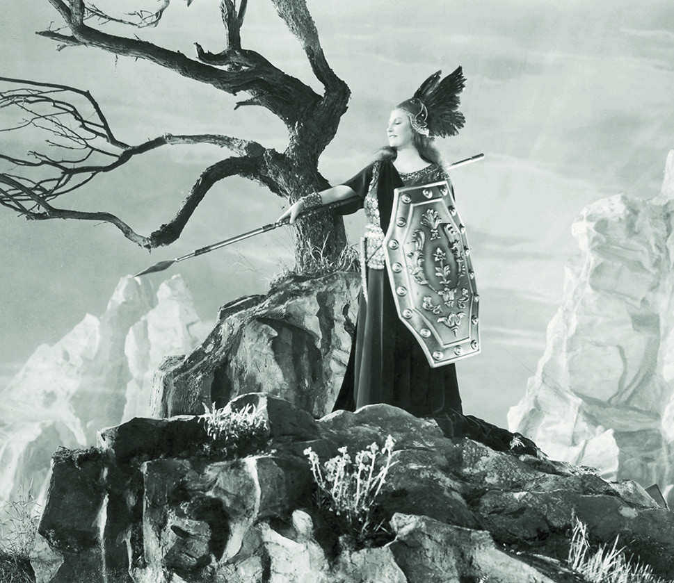 1938 年，在瓦格纳的《女武神》中扮演布伦希尔德的齐尔斯腾·芙拉格斯塔特