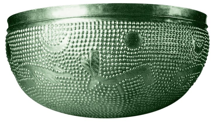 制作于公元前6世纪，由金片压制的碗，发现于苏黎世阿特斯泰滕区