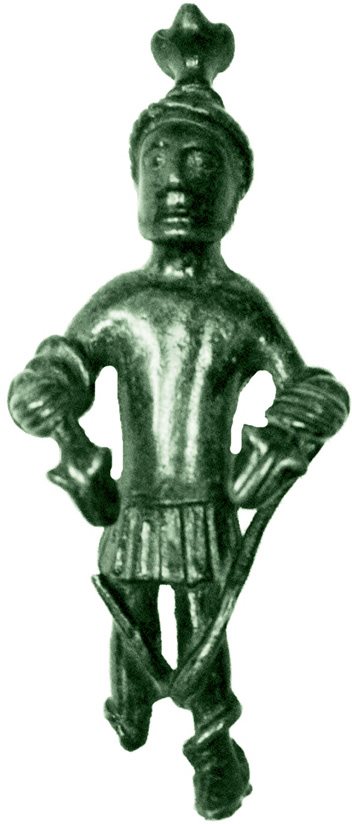 罗马-不列颠战争神灵青铜小雕像，雕像双手各持握着一条长着羊角的蛇