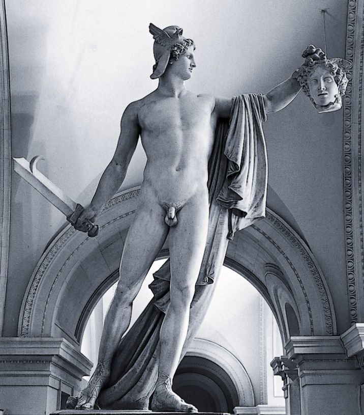 卡诺瓦的表现珀尔修斯手握美杜莎头颅的雕塑