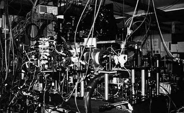 凝聚态实验设备全貌