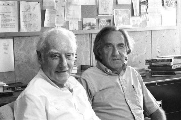 1992年，索尔克研究所的弗朗西斯·克里克（左）和莱斯利·奥格尔（右）分别在意识的起源和生命的起源领域进行着开拓性的研究